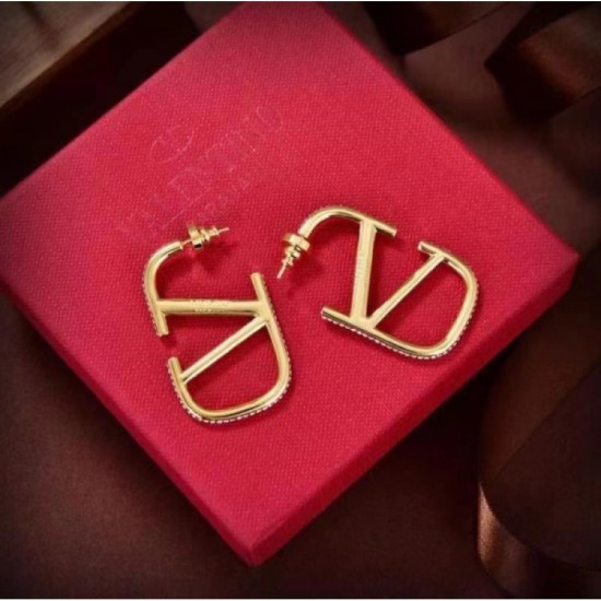 Outstanding functionality! Earrings 2023SS VALENTINO Valentino Outstanding functionality! Earrings 2023SS VALENTINO Valentino